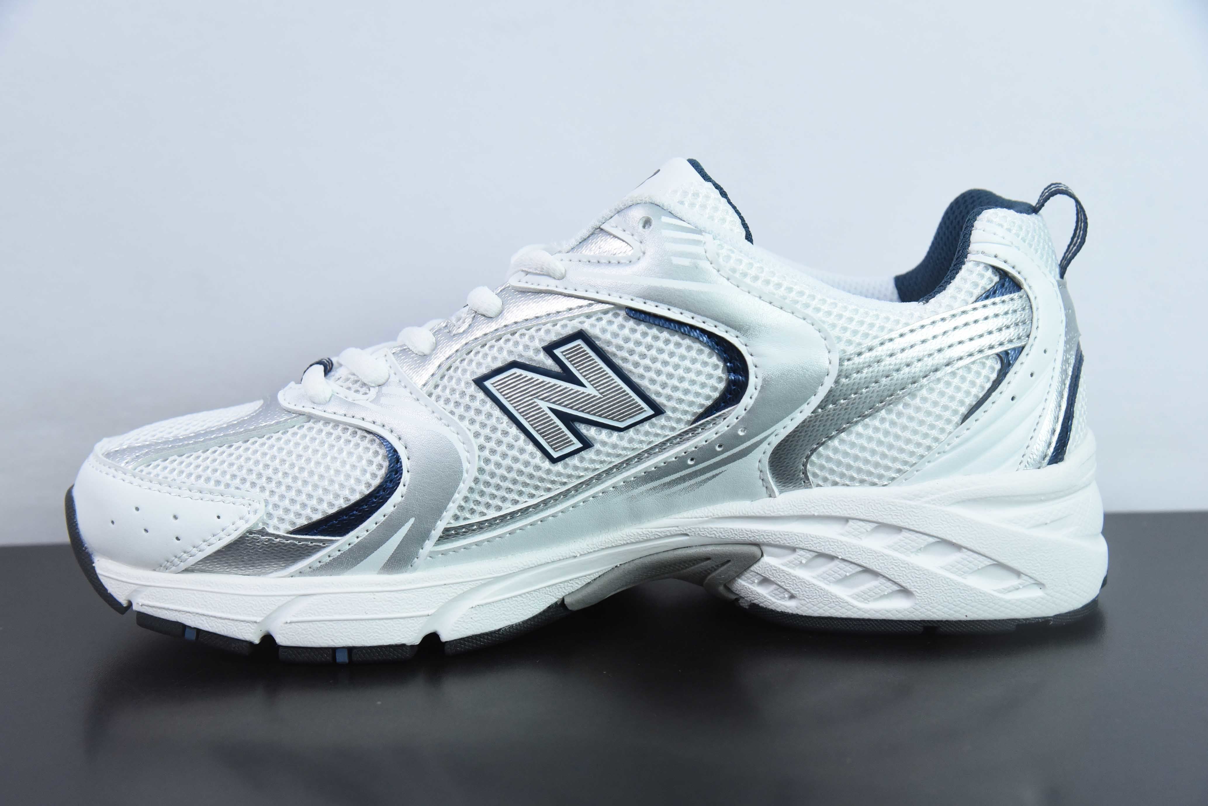 NB 530 White Silver Navy