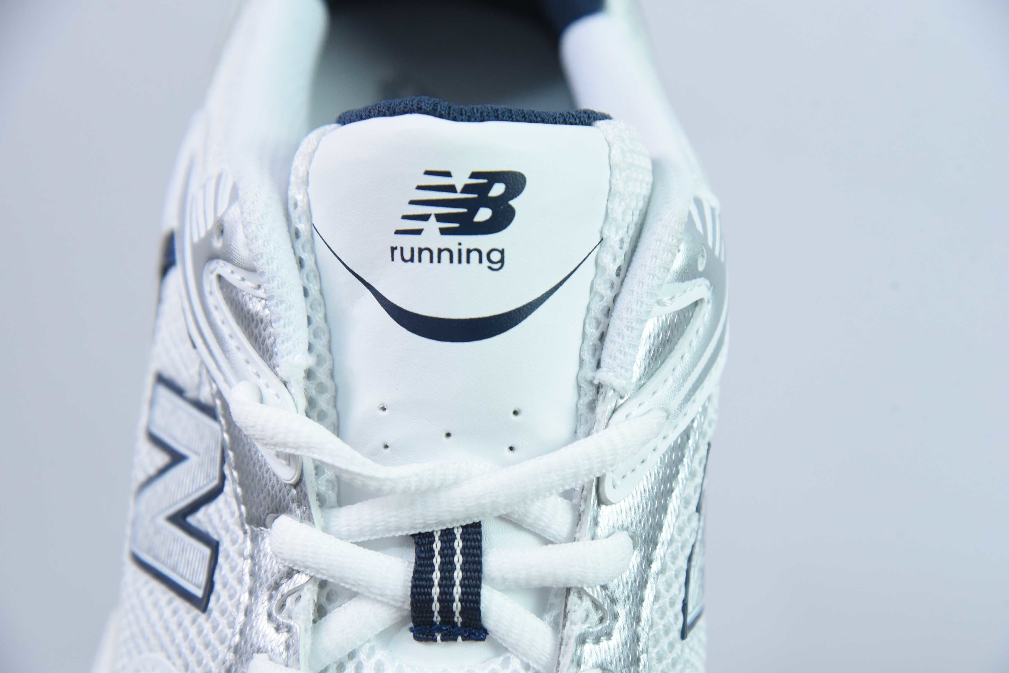 NB 530 White Silver Navy