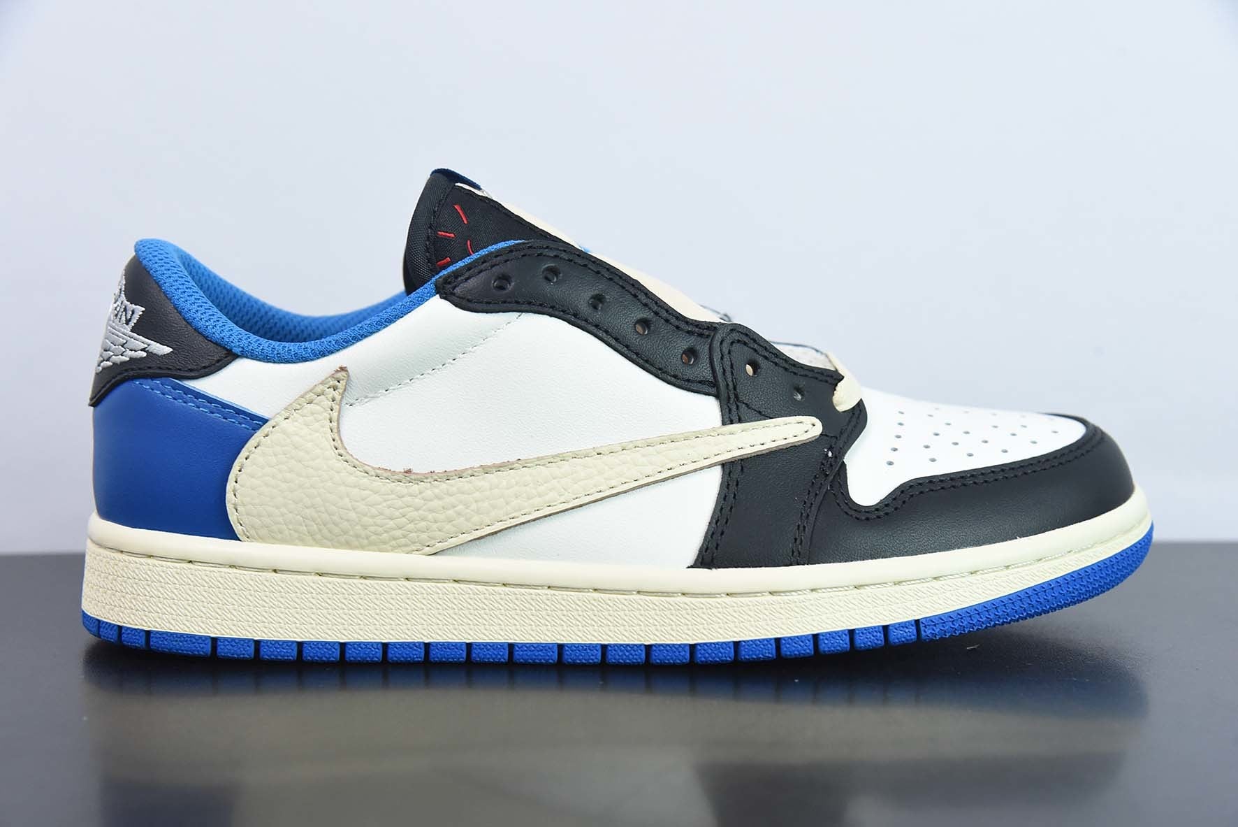 AJ 1 Retro Low OG SP Fragment x Travis Scott