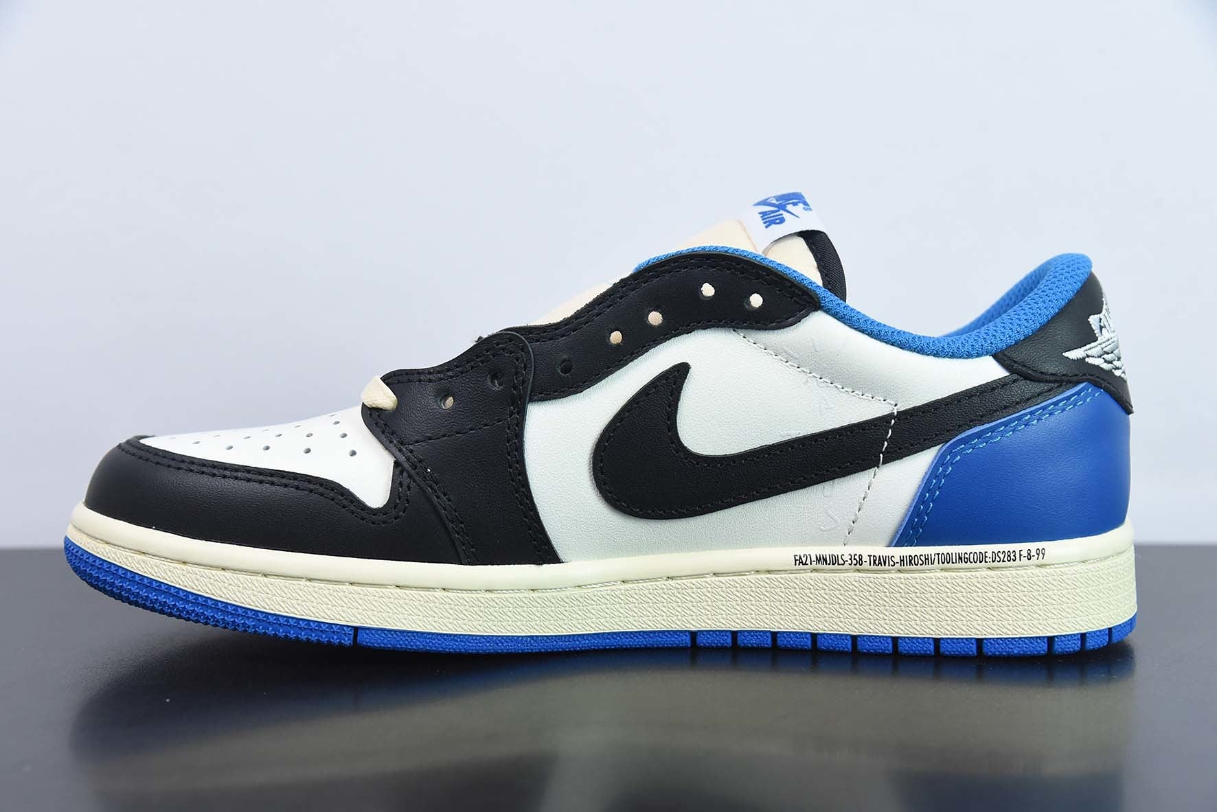 AJ 1 Retro Low OG SP Fragment x Travis Scott